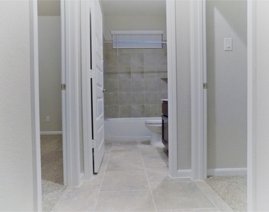 8527 Golden Field Drive - Photo Thumbnail 38