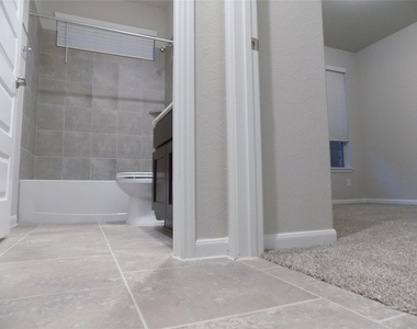 8527 Golden Field Drive - Photo Thumbnail 32
