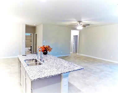 8527 Golden Field Drive - Photo Thumbnail 22