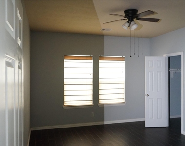 10710 Barker View Drive - Photo Thumbnail 12