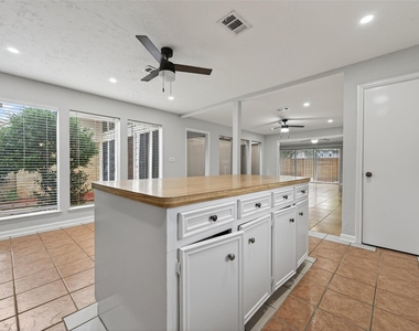 6102 Crakston Street - Photo Thumbnail 12