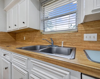 6102 Crakston Street - Photo Thumbnail 16