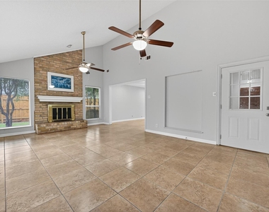 6102 Crakston Street - Photo Thumbnail 2