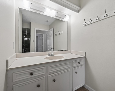 6102 Crakston Street - Photo Thumbnail 28