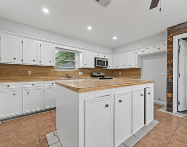 6102 Crakston Street - Photo Thumbnail 14