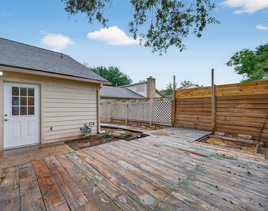 6102 Crakston Street - Photo Thumbnail 40