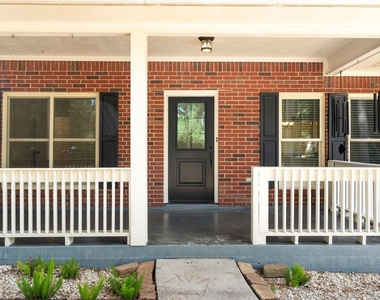 618 W Rollingwood Street - Photo Thumbnail 3