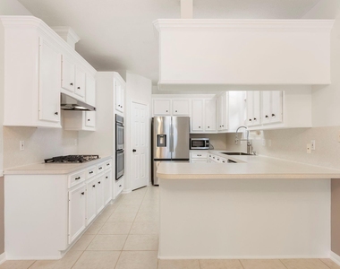 618 W Rollingwood Street - Photo Thumbnail 21