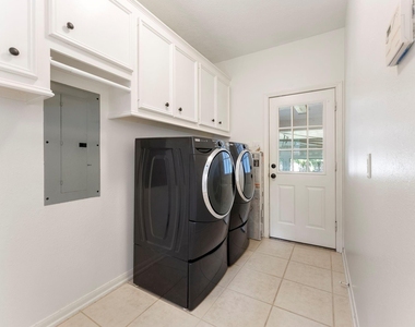 618 W Rollingwood Street - Photo Thumbnail 27
