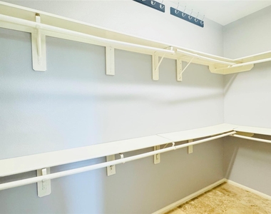 5743 Horseshoe Falls - Photo Thumbnail 14