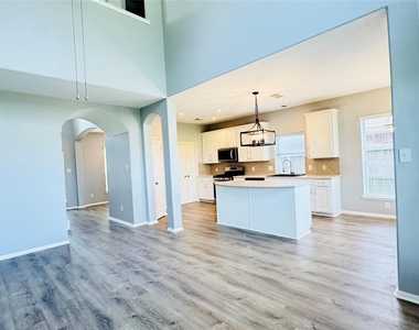 5743 Horseshoe Falls - Photo Thumbnail 9
