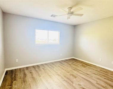 5743 Horseshoe Falls - Photo Thumbnail 20