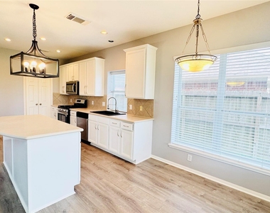 5743 Horseshoe Falls - Photo Thumbnail 6