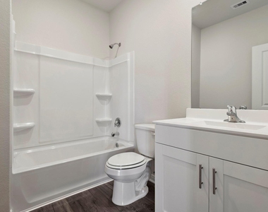 15885 Berry Hill Drive - Photo Thumbnail 15