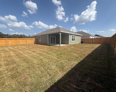 15885 Berry Hill Drive - Photo Thumbnail 1