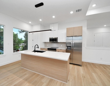 7117 Eastwood St - Photo Thumbnail 11