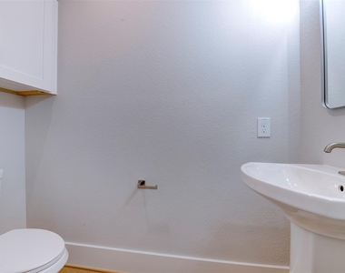5144 Rosslyn Rd Road - Photo Thumbnail 28