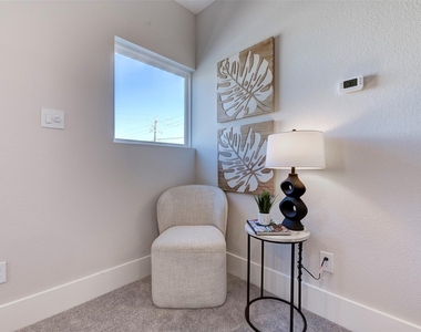 5144 Rosslyn Rd Road - Photo Thumbnail 11