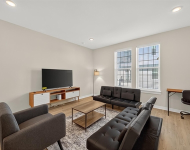 2445 Shadow View Lane - Photo Thumbnail 2