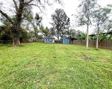 513 E Bernard Street - Photo Thumbnail 8