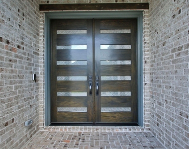 902 Falcon Hollow Lane - Photo Thumbnail 6