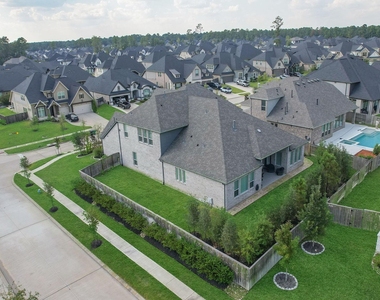 902 Falcon Hollow Lane - Photo Thumbnail 44