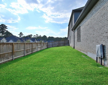 902 Falcon Hollow Lane - Photo Thumbnail 39