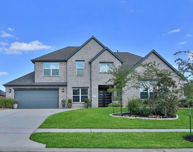 902 Falcon Hollow Lane - Photo Thumbnail 2