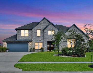 902 Falcon Hollow Lane - Photo Thumbnail 3