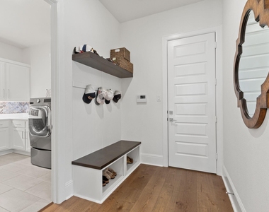 902 Falcon Hollow Lane - Photo Thumbnail 20