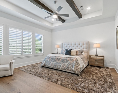 902 Falcon Hollow Lane - Photo Thumbnail 23