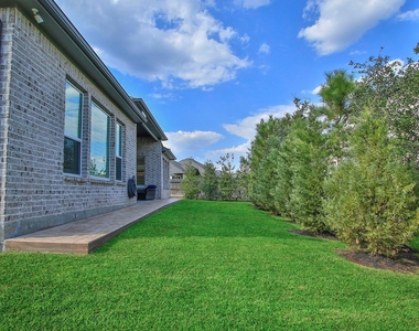 902 Falcon Hollow Lane - Photo Thumbnail 40