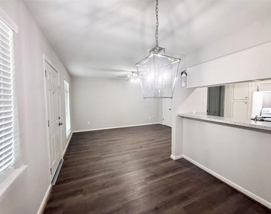 321 E Cedar Street - Photo Thumbnail 6