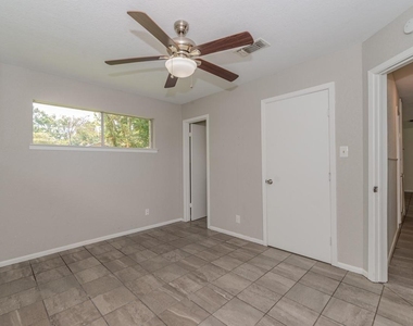 135 W Barkley Street - Photo Thumbnail 13