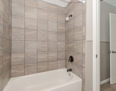 135 W Barkley Street - Photo Thumbnail 17