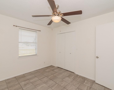 135 W Barkley Street - Photo Thumbnail 22