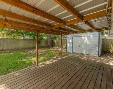 135 W Barkley Street - Photo Thumbnail 24