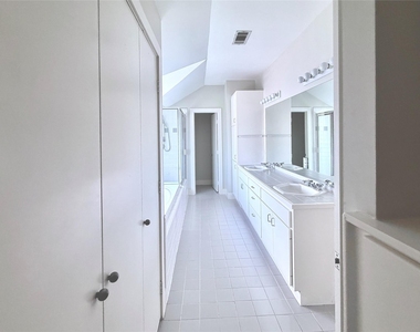6418 Ferris Drive - Photo Thumbnail 18