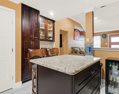 1807 Strongs Court - Photo Thumbnail 8