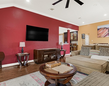 1807 Strongs Court - Photo Thumbnail 3