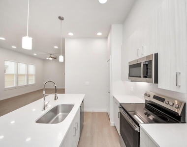 21942 Bobby Meadow Lane - Photo Thumbnail 13