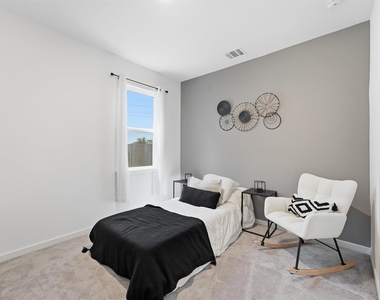 7303 Bristlegrass Colony Court - Photo Thumbnail 12