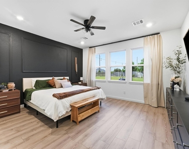 7303 Bristlegrass Colony Court - Photo Thumbnail 13