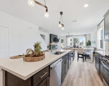 7303 Bristlegrass Colony Court - Photo Thumbnail 4