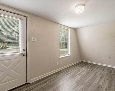712 Cline Street - Photo Thumbnail 1