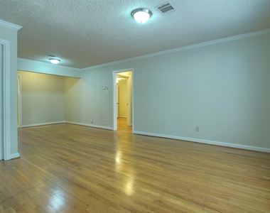 1322 Curtin Street - Photo Thumbnail 10