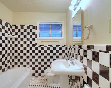 1322 Curtin Street - Photo Thumbnail 27