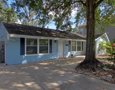 1322 Curtin Street - Photo Thumbnail 6