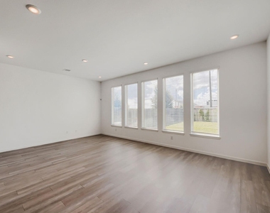 4146 Balboa Drive - Photo Thumbnail 4
