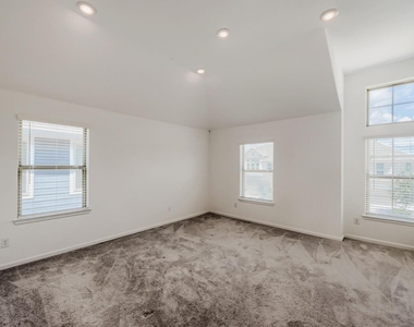 4146 Balboa Drive - Photo Thumbnail 10